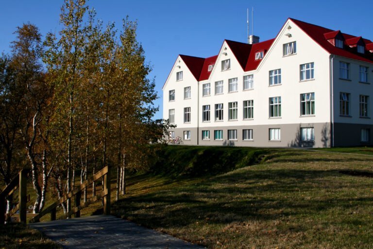 Leiðsagnarnám á Laugum – fræðsla á 100 ára afmælisári skólans