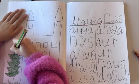 Læra börn stafi og hljóð í Byrj­endalæsi?